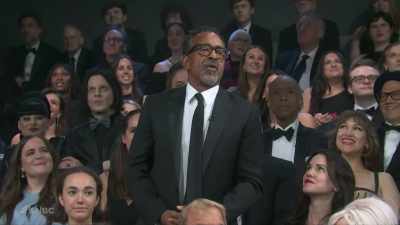 ‫No, that's Donna.
‫Come out here, Donna.
‫[ Applause ] - SNL50: The Anniversary Special