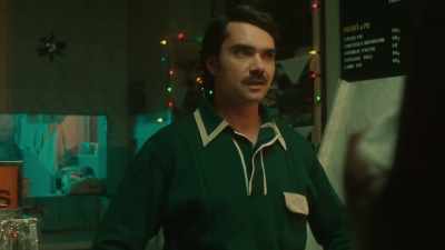 No, that's just Saunders.
He's always in here, just, er... - The Curse