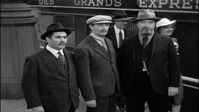 - No, that's not him.
- Positively not. - Ninotchka
