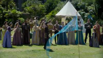 No, That's... That's...
This line here, that's out. - The White Princess