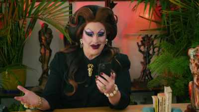 "No, there's no
booze in that punch." - Dr. Jackie