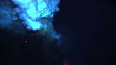No, ti bevono.
Ti bevono vivo. - Deep Rising