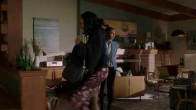 No time to argue with you,
Caitlin - Pretty Little Liars: The Perfectionists