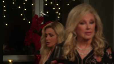 No toasts without the
other blonde - Ladies of the '80s: A Divas Christmas