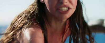 -No!
-[Tom screaming] - Shark Bait
