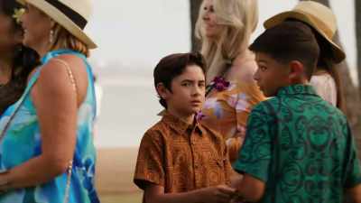 - No, Tutu needs you.
- She's looking for you. - Aloha Heart