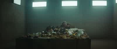 - ¿No vas a comer hoy tampoco? - The Platform