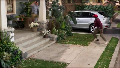 No, Victor, no. - The Neighborhood