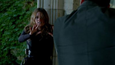 - No, wait.
- Did Reed wait when he ordered the strike? - Castle