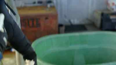 No water's getting to my feet,
it's just... - Bering Sea Gold
