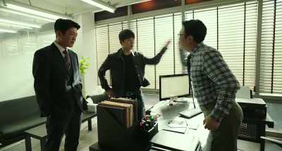 - No way!
- Are you nuts? - Hitman: Agent Jun