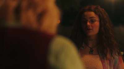 - No way.
- [Jeanette giggles] - Cruel Summer