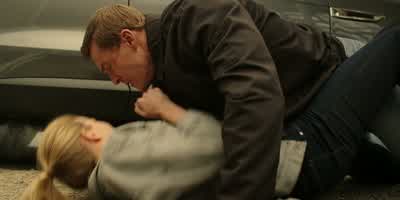- The tire's blown. - Reacher