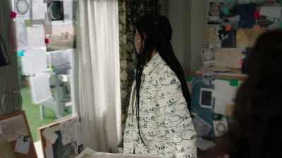 No, what's going on here? - Naomi