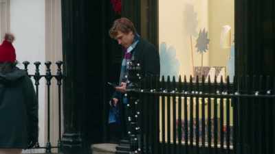 - No worries. (phone ringing) - Christmas in Notting Hill