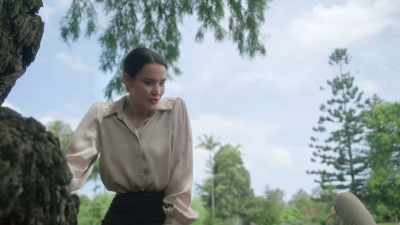 - No, she would do that to me.
- Good, you deserve it. - When Love Springs
