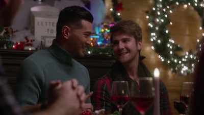 -No. You skied, I fell.
-[jonathan] wow. - The Holiday Proposal Plan