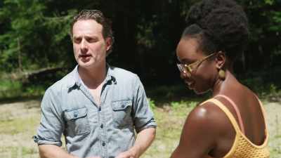 Nobody--
[Exhales sharply] - The Walking Dead: The Return