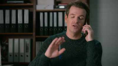 Nobody knows anything. What
number do you feel good with? - Holiday Mismatch