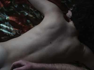 Nobody thinks about nothing.
We all think about things. - Un amor