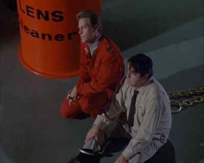 Nobody's gonna get through
that vent tonight.
[ Dog barks ] - Land of the Giants
