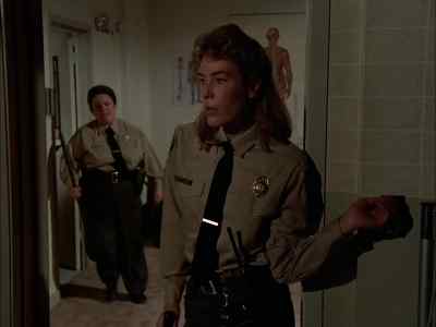 Nobody's in there. - Murder, She Wrote