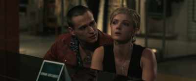 - Non era niente.
- Non era niente? - Here Now