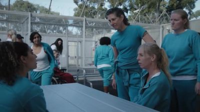 None of that shit goes
down without Lou's say-so. - Wentworth