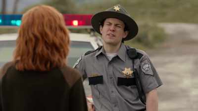 Nope, didn't have time
for a business card, - Reba McEntire's The Hammer