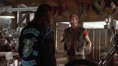 - Nope, nope.
- What ? - Beyond the Law