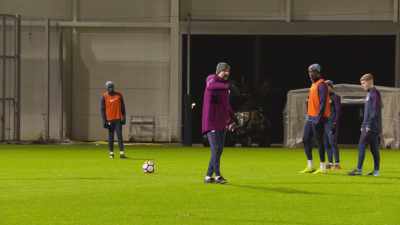 Normally your wing-back goes with Kevin. - All or Nothing: Manchester City