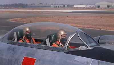 North island tower,
this is Navy jet
8-2-5-5. - The Crowded Sky