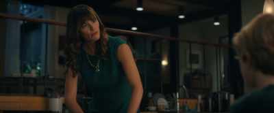 - Not a date. I don't think it's a date.
- Your dress thinks it is. - The Adam Project