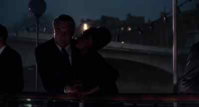 - Not allowed to kiss back, huh?
- Oh, no. - Charade