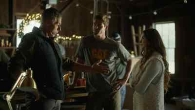 - Not at all.
- But you! My goodness gracious. - A Carpenter Christmas Romance