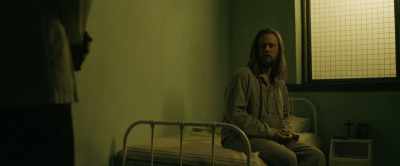 - Not going to hurt anybody.
- Get back into the bed. - Oddity