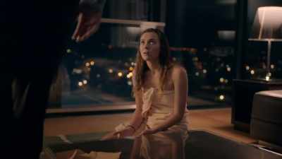 - Not for her.
- Holly, - Clique