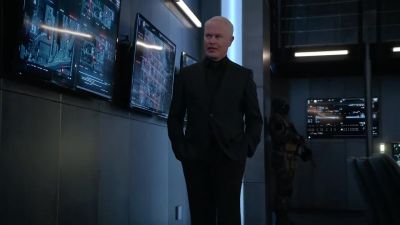 Not that it's
not scintillating
to watch you type, - Arrow