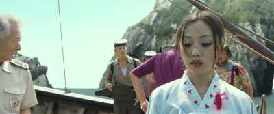 Not much time, so leave
the cheap stuff and get the diamonds. - Smugglers