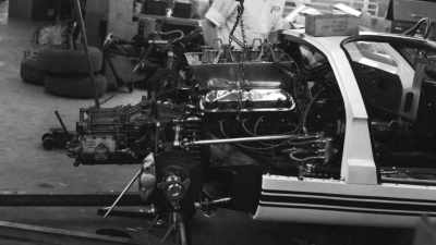 Not only did Ford
entrust Shelby and his team - Shelby American