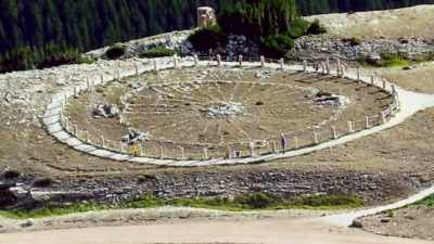 Not only does
the Medicine Wheel have 28 axes - Secrets of the Underground