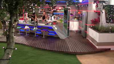 ‐Not really.
‐# And I just
wanna scream - Love Island