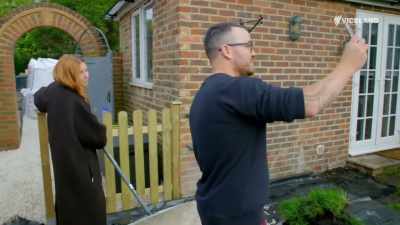 Not really sure if
this is the best expert... - Stacey Dooley Sleeps Over