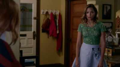 Not respected actresses. - Famous in Love