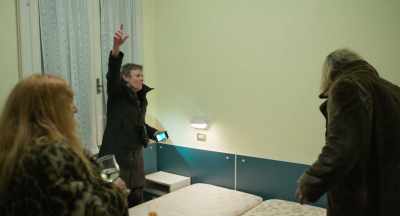Not the ceiling light. Turn it off! - Rimini
