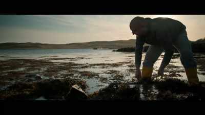Not there, look
what I'm showing you. - Billy & Molly: An Otter Love Story