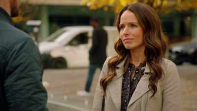 - Not very professional.
- No, it's nice. - The Princess and the Bodyguard