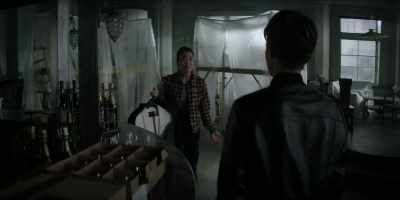 - Not after what Catherine did...
- You gave Alice a second chance. - Batwoman