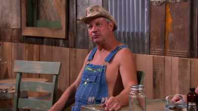 -Not what I would
wanna suck on everyday.
-[laughter] - Moonshiners: Master Distiller