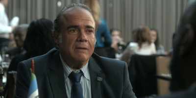 - Not yet, Otavio.
- Sir, you know me. - An Unforgettable Year – Summer